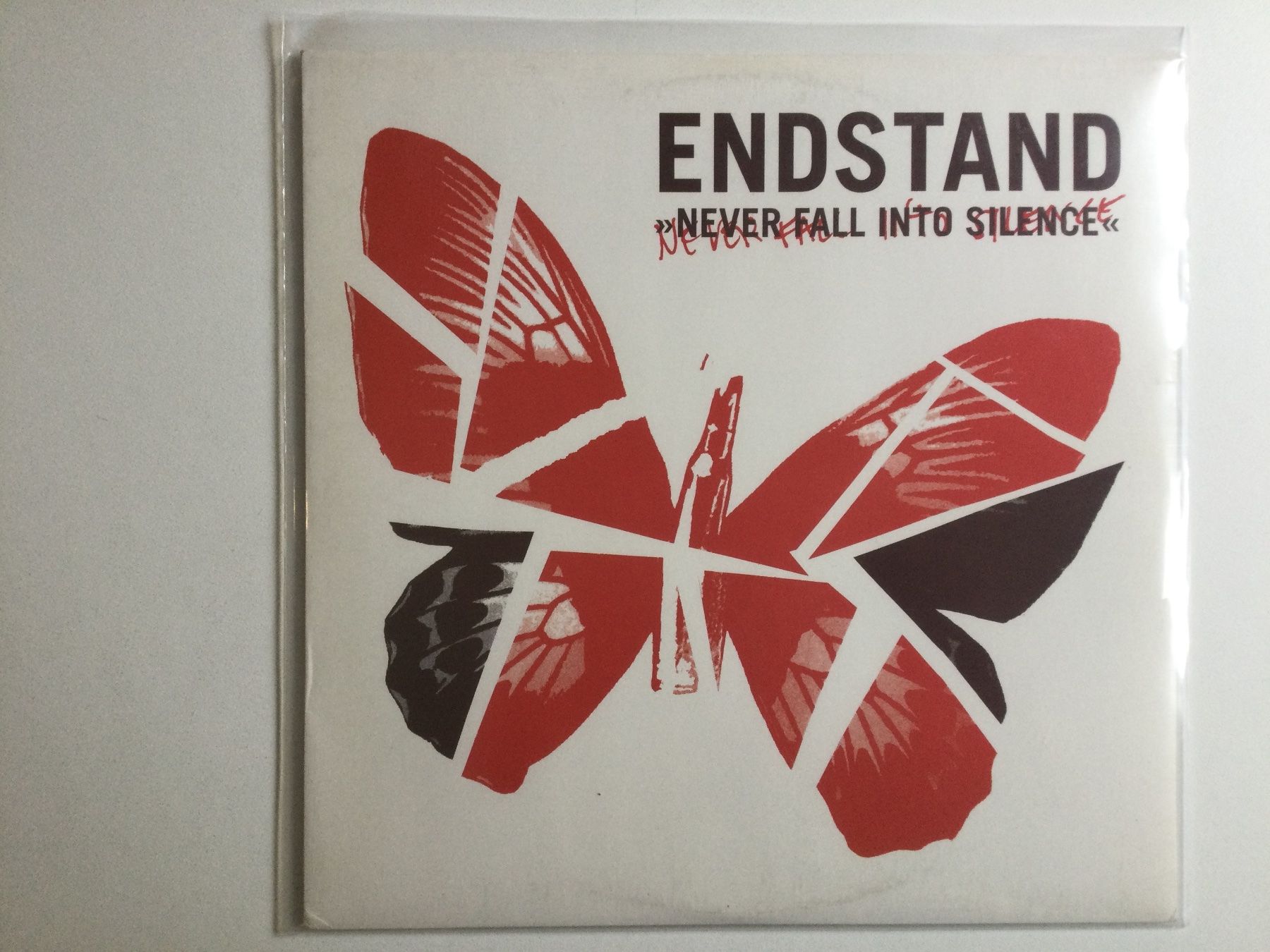 Dischi in vinile: Endstand LP - Never Fall Into Silence – Usato da Gutenswil venduto da Hamzian