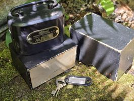 Antike National Registrierkässeli Zürich mit Schlüssel & Box