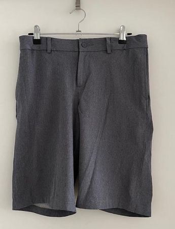 Nike Golf Short Grösse L (12-13 y.)