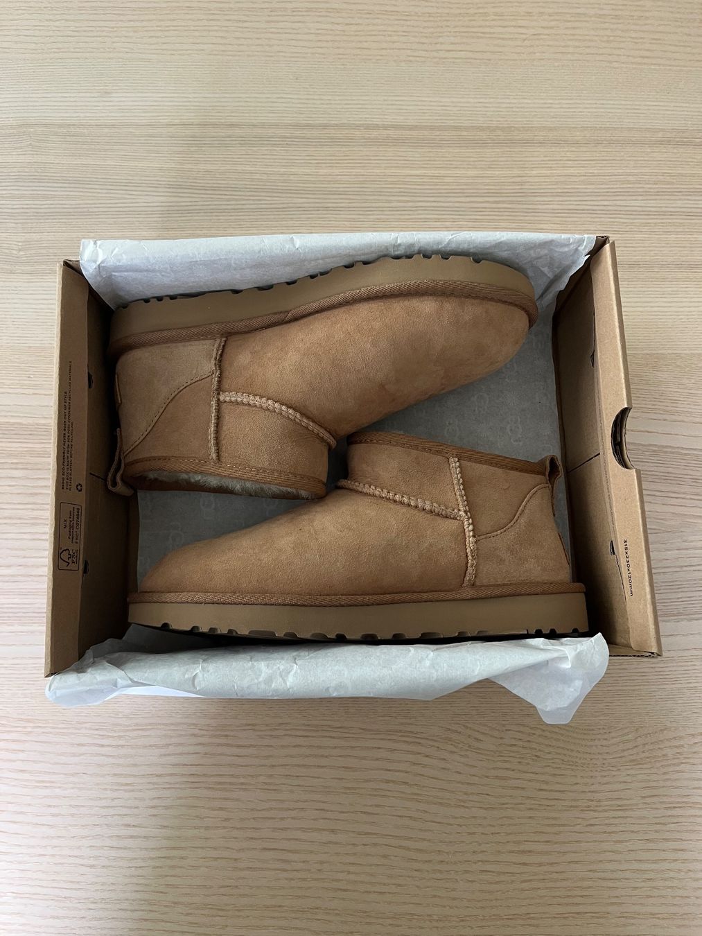 Ugg Scarpe da donna: UGG Classic Ultra Mini in Chestnut – Nuovo e nell'imballaggio originale da Zürich venduto da len_h898