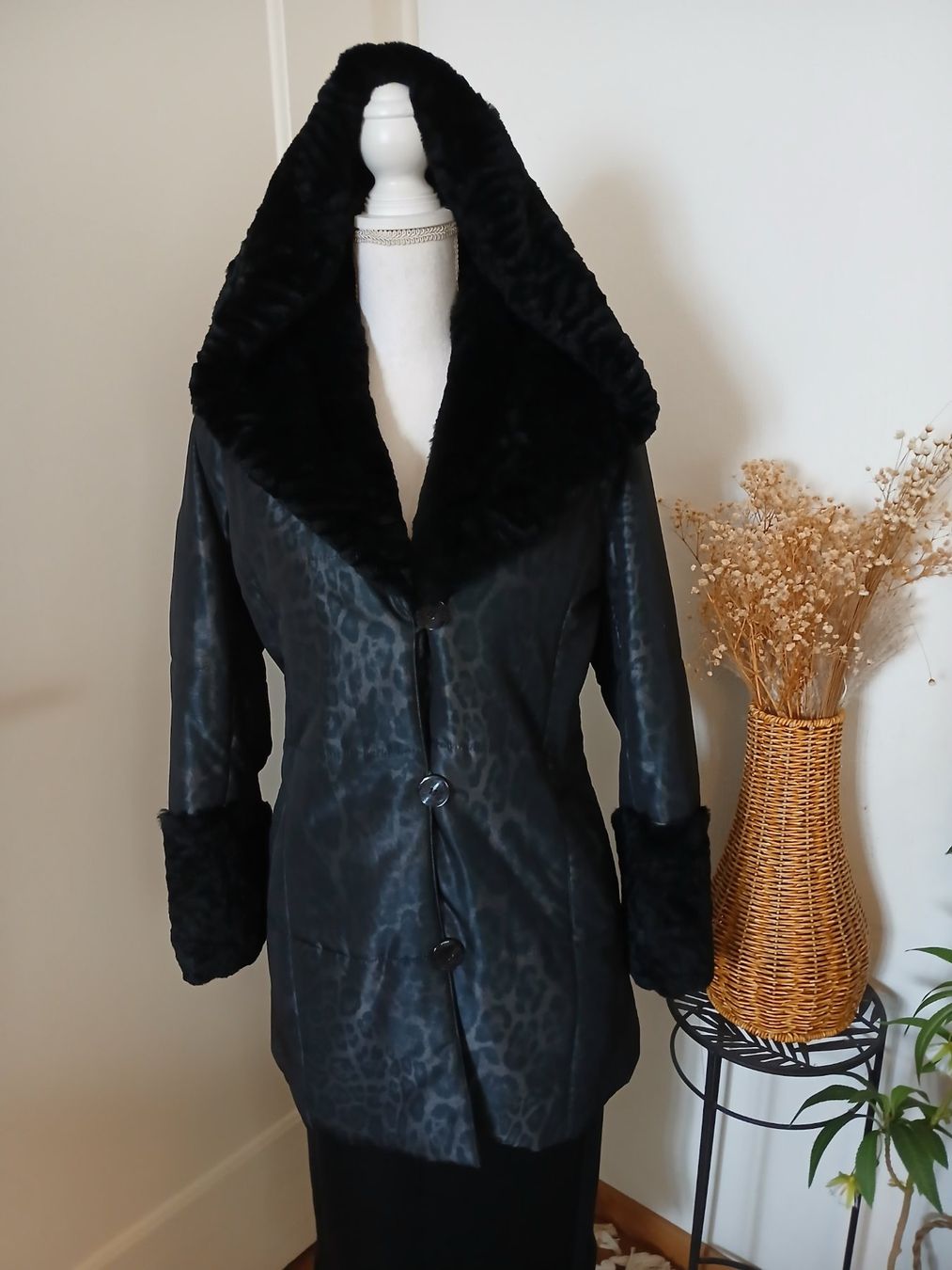 Giacche: Winter Jacke mit Echtpelz Kragen – Nuovo (secondo la descrizione) da Luzern venduto da Tavolna 3