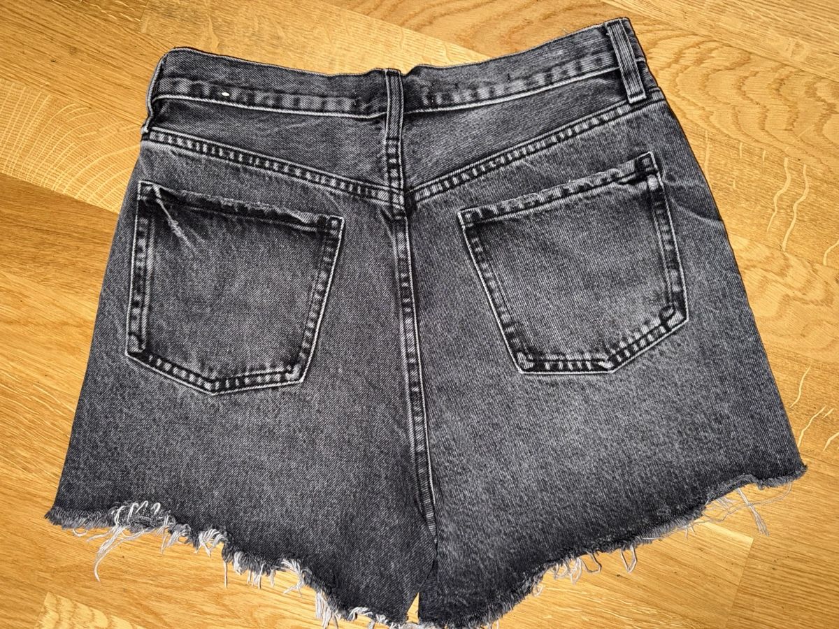 Pantaloni: Shorts Mango – Usato da Zürich venduto da sabrina.gonc 1