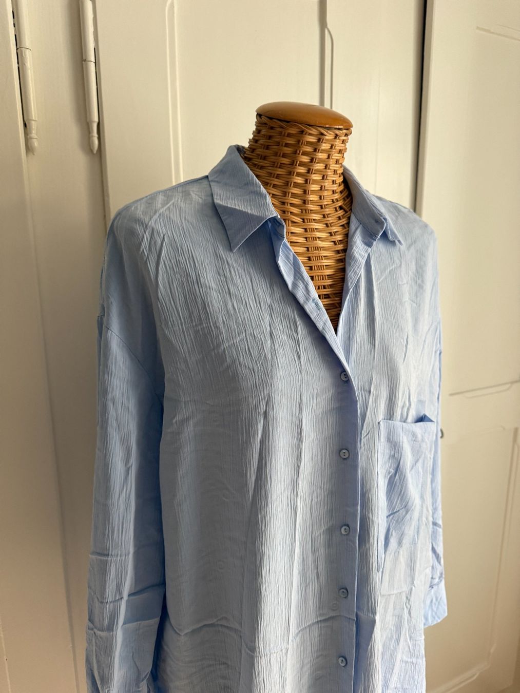 Zara Camicette: ZARA - Longbluse hellblau fliessend XS – Usato da Zürich venduto da Diazaio 1