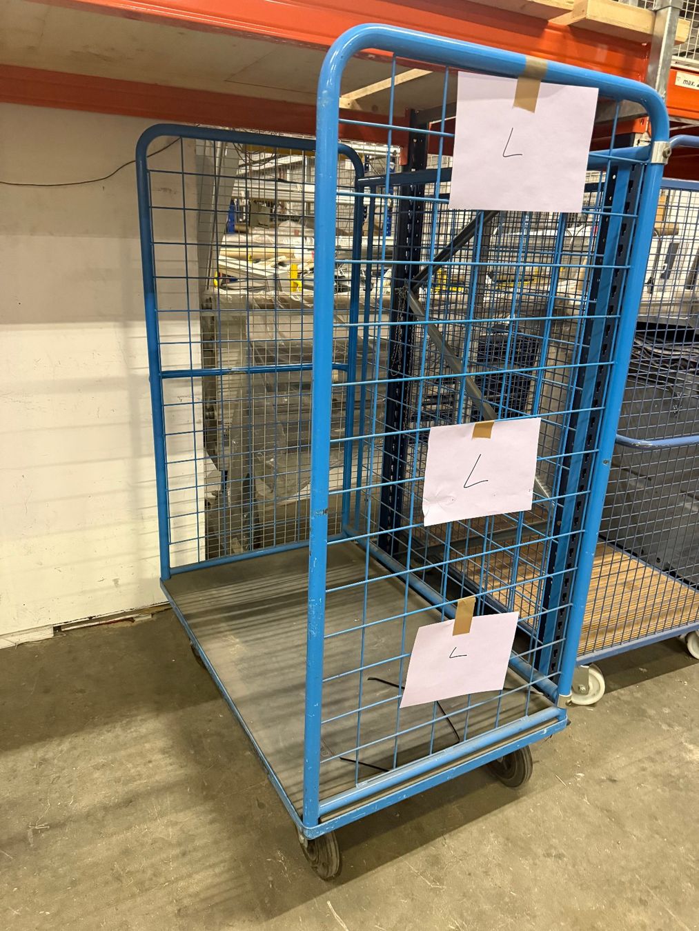 Eléments de bureau: Rollgitterwagen – D'occasion à Basel par cfr_2drj