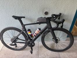 Van Rysel RCR Rival AXS with Look pedals
