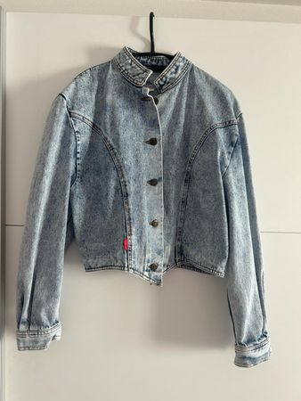 Coole Jeansjacke im 80er Stil, Gr. 3,