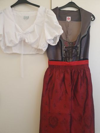 Wunderschönes Marken Dirndl.NP über 300.-