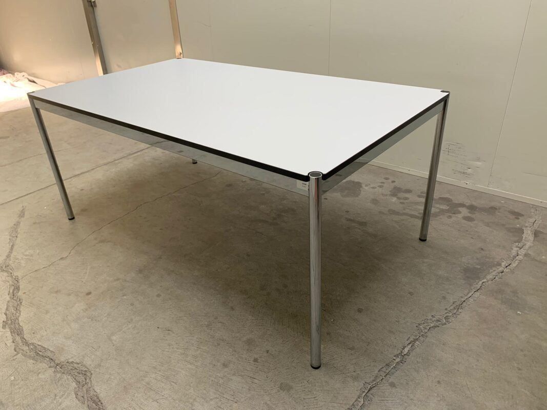 USM Scrivanie: USM Haller Tisch 175 x 100 in perlgrau – Usato da St. Gallen venduto da MSMoebelhandel
