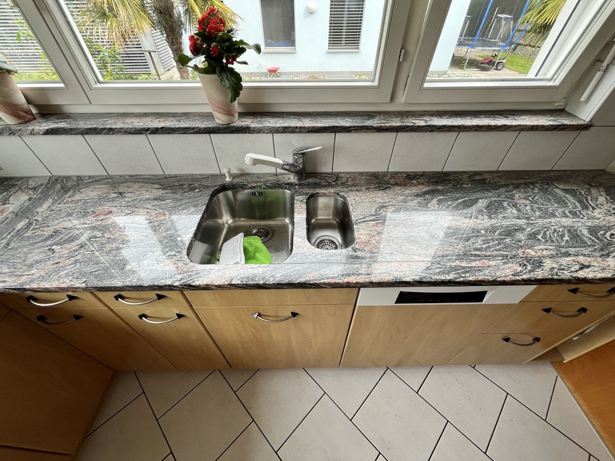 Cucine complete: Schweizer Einbauküche mit Granitabdeckung – Usato da Rotkreuz venduto da Manumak5 4