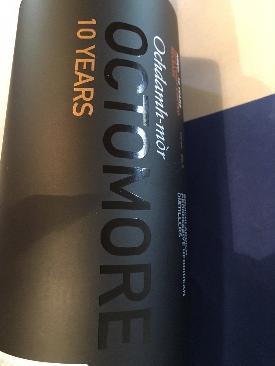 Octomore Bevande alcoliche: Bruichladdich Octomore 10 Years 2012 First Release – Nuovo e nell'imballaggio originale da Aarwangen venduto da concorde58 3