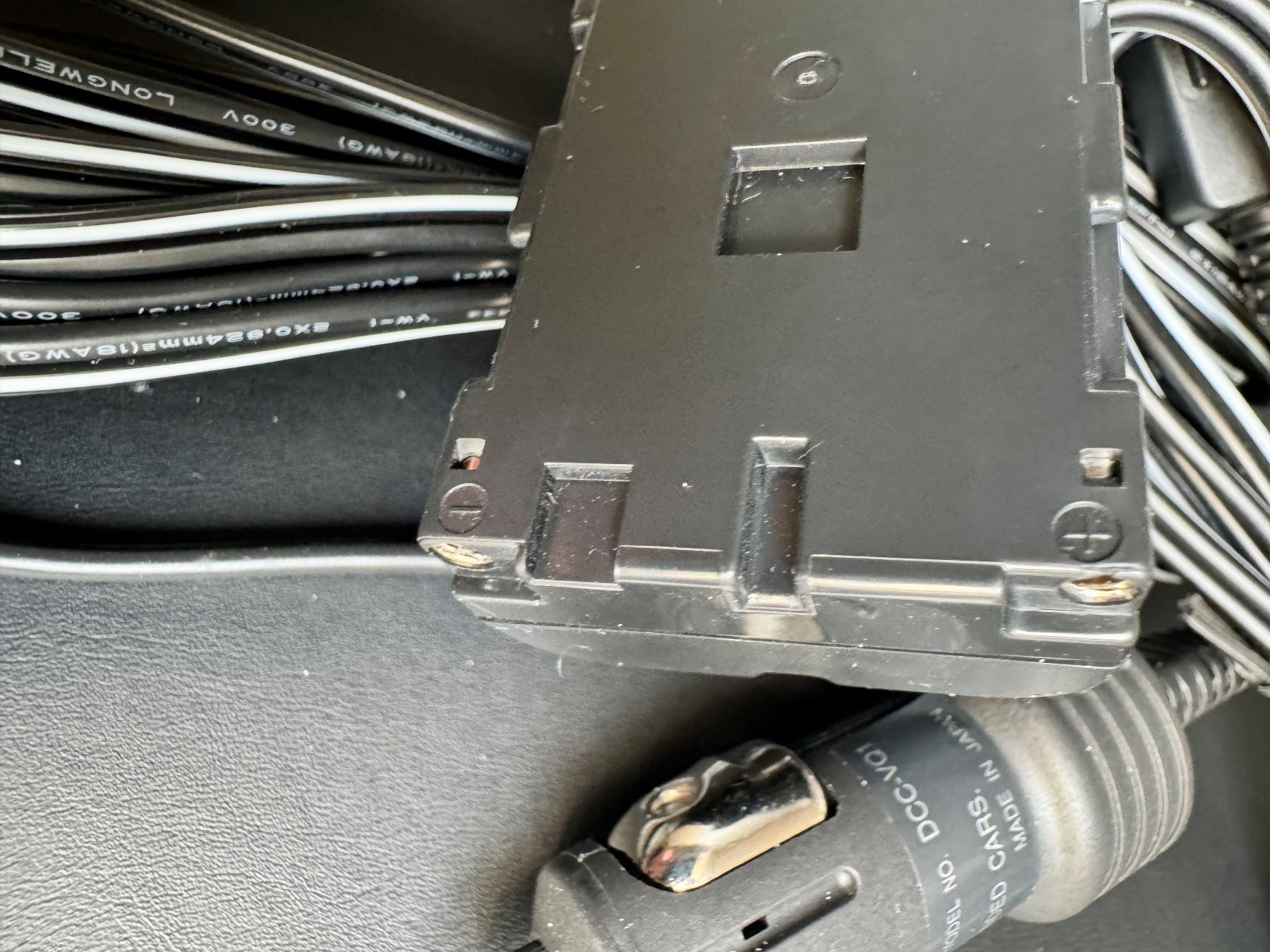 Sony Altri Accessori: Sony Ladegerät AC-VQ1051 – Usato da Hermetschwil-Staffeln venduto da Sigmund57 6
