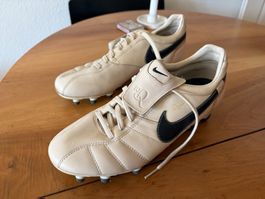 Fussballschuhe Nike Grösse 42 beige