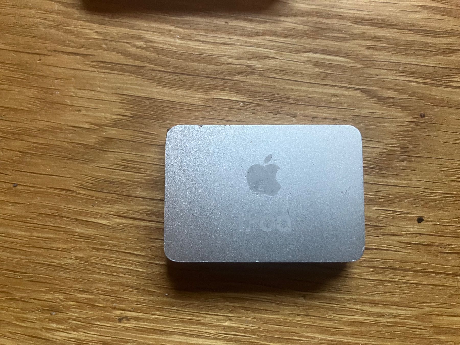 Apple Lettore multimediale portatile: Apple iPod Shuffle silber mit Dockingstation 1GB – Usato da Bösingen venduto da Taeke 2
