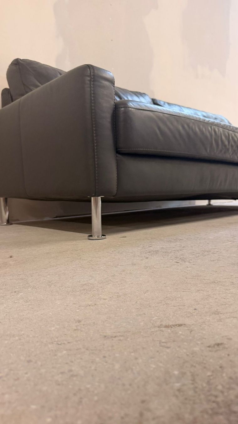 Sofas: Modernes Ledersofa in dunkelgrau 3-Sitzer – D'occasion à Rickenbach ZH par Der-Insider 2
