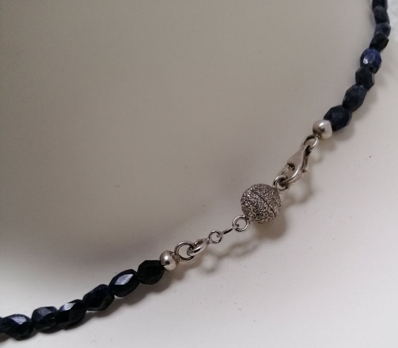 Ketten: Halskette Iolith / Vulkanit, Sterling Silber, Länge 50 cm – Gebraucht aus Oberriet SG von Atir47 5