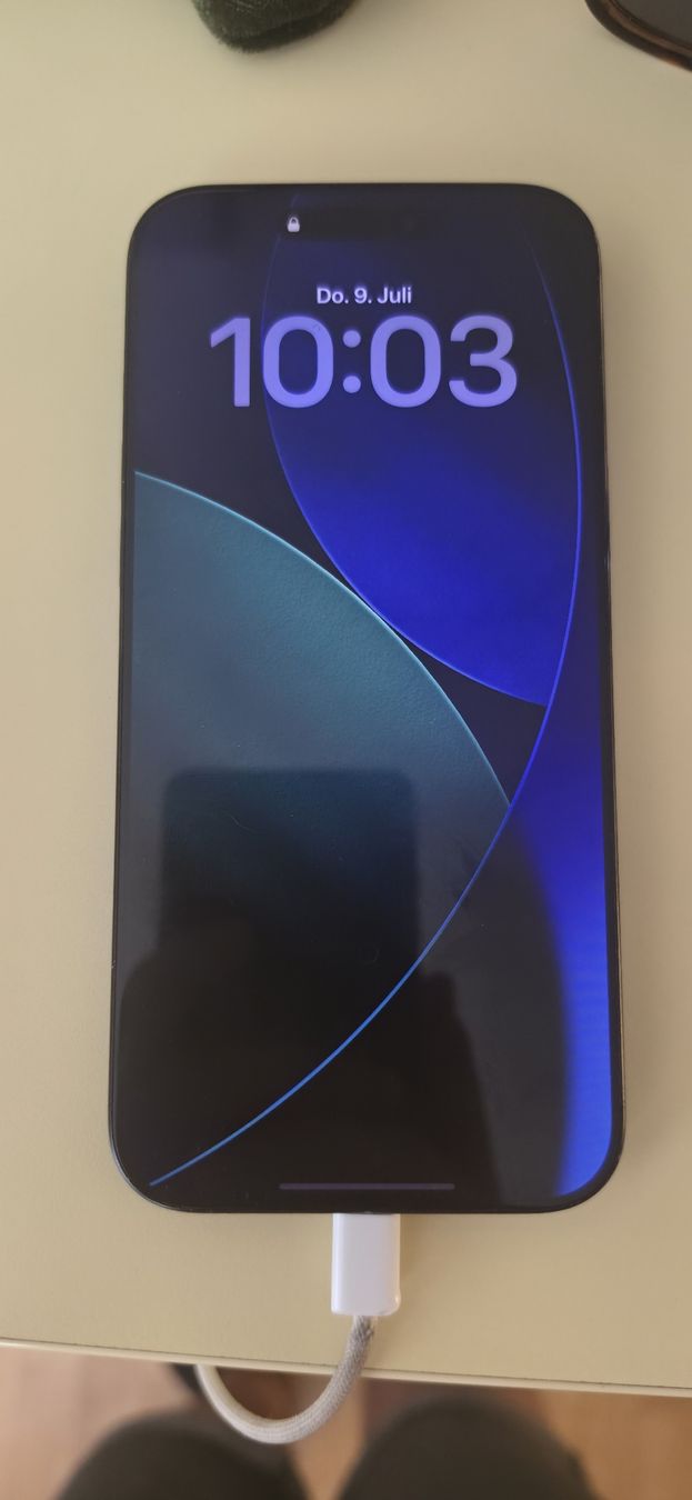Apple Portables: Iphone 16 Pro Max – D'occasion à Root par Audi_21