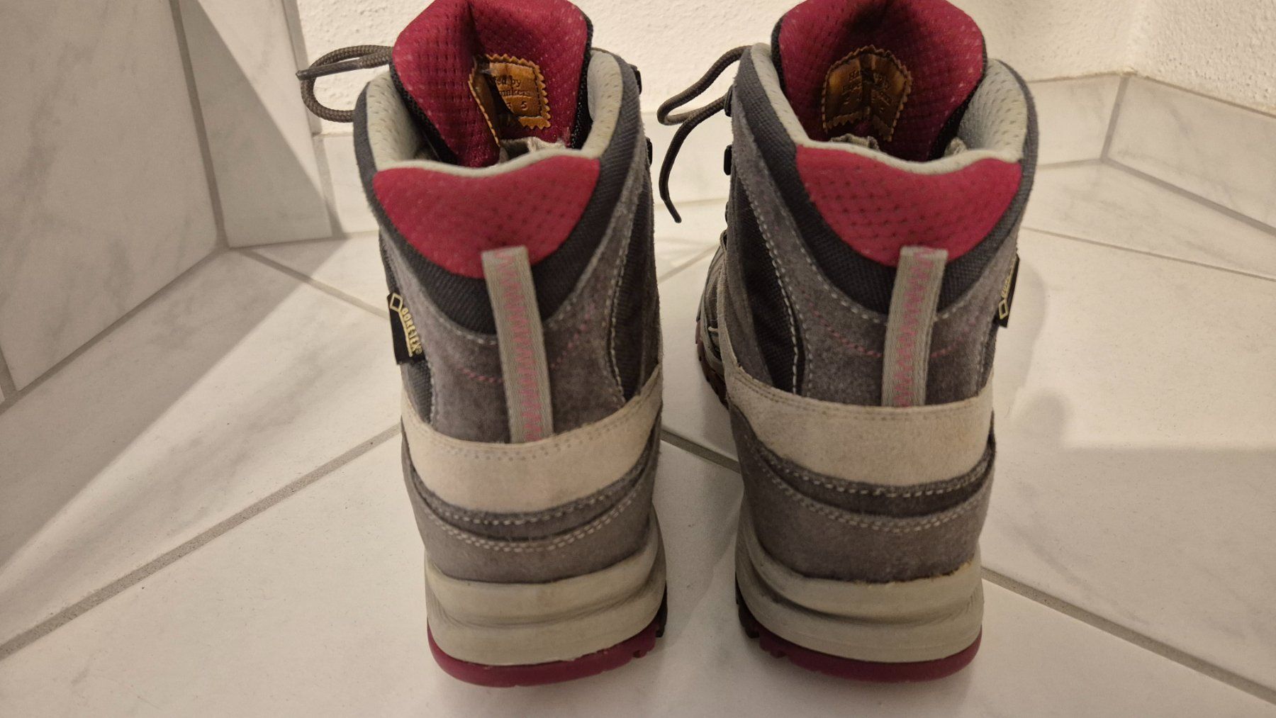 Aku Scarpe da donna: AKU Wanderschuhe Grösse 38 – Usato da Ossingen venduto da Cstrauss68 2