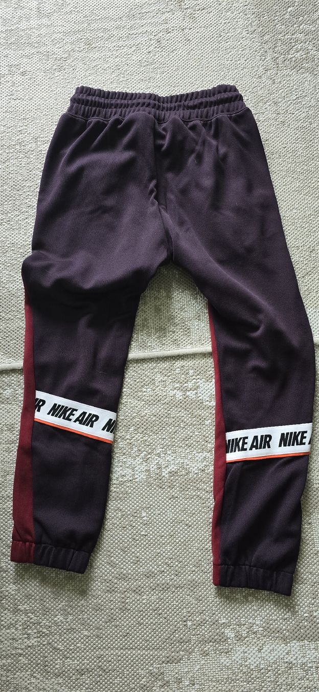 Nike Pantaloni: Trainingshose Damen Nike Bordeaux – Usato da Kirchlindach venduto da Javea7 1