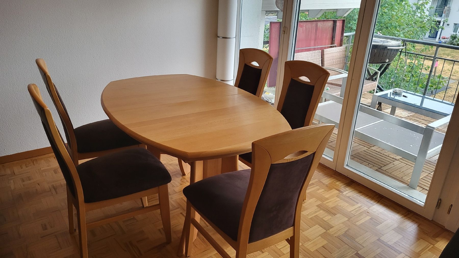 Set de table et chaises: Esstisch ausziehbar  – D'occasion à Fischbach-Göslikon par balder78 2