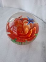 Briefbeschwerer mit blume