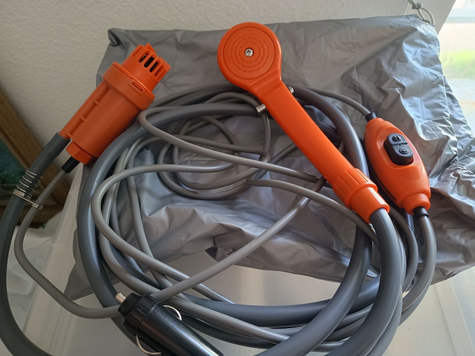Docce: 12V Campingdusche, Reisedusche, Autodusche, defekt – Difettoso da Döttingen venduto da Schlei