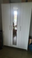 Ikea Kleiderschrank weiss mit Spiegel neuwertiger Zustand