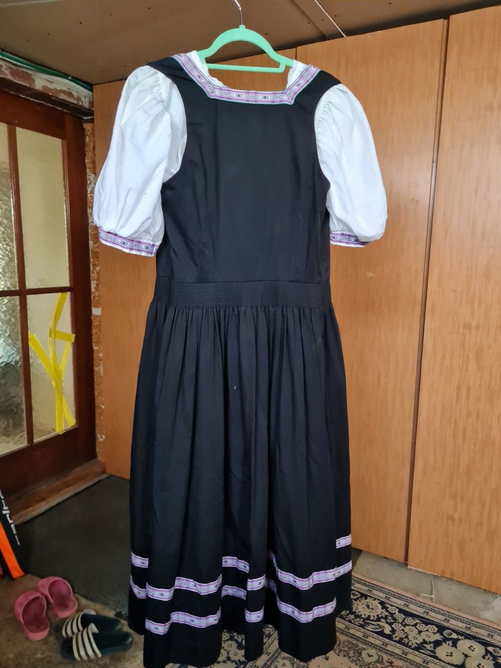 Kleider: Dirndl Set , Grösse M – Gebraucht aus Coeuve von Nelly2 2