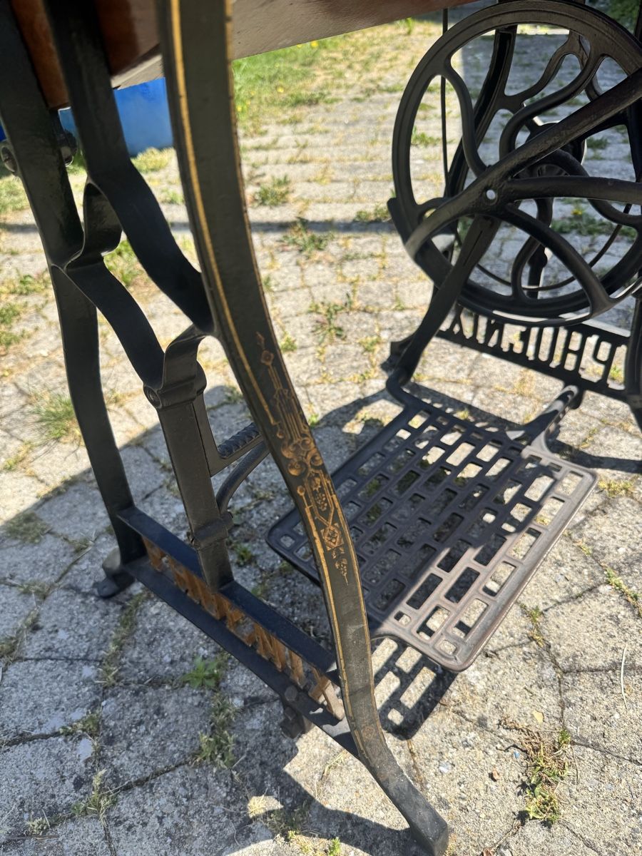 Phoenix Macchine da cucire: Antique Phoenix Sewing Machine Table – Usato da Seuzach venduto da Wolf936 9