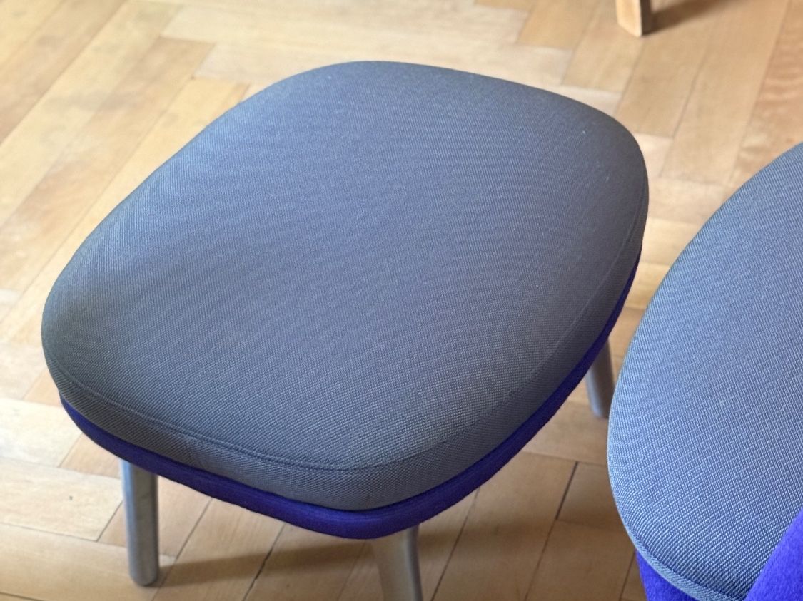 Fritz Hansen Poltrone: Fritz Hansen Ro Sessel mit Hocker – Usato da Basel venduto da astwo 1