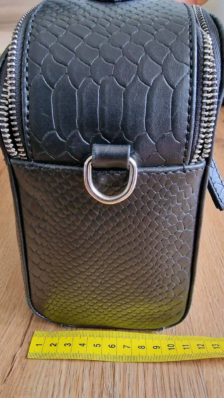 Taschen: Schicke schwarze Handtasche mit Reptilienmuster – Gebraucht aus Mönchaltorf von nzhuravel 7