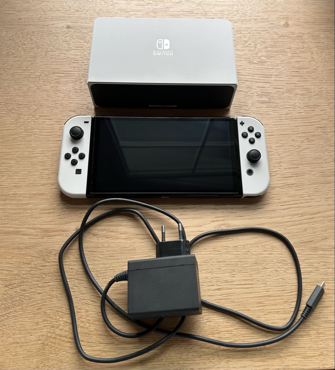 Nintendo Konsolen: Nintendo Switch OLED – Weiss, neuwertig – Neu (gemäss Beschreibung) aus Grabs von Jonas.2005 1