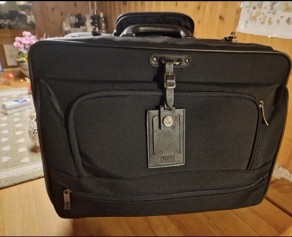 Valigie & Borse: Business Trolley work.  Hugo Boss – Usato da Fontannen venduto da est_2999 5