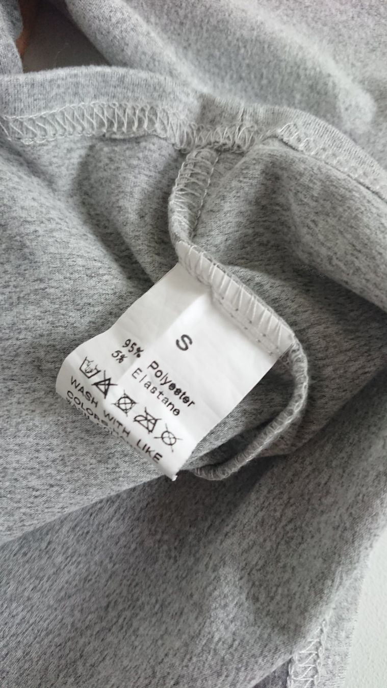 Pullover & Sweatshirts: Damen Crop Langarmshirt Gr. S Grau – Gebraucht aus Hallau von CHACLA 3