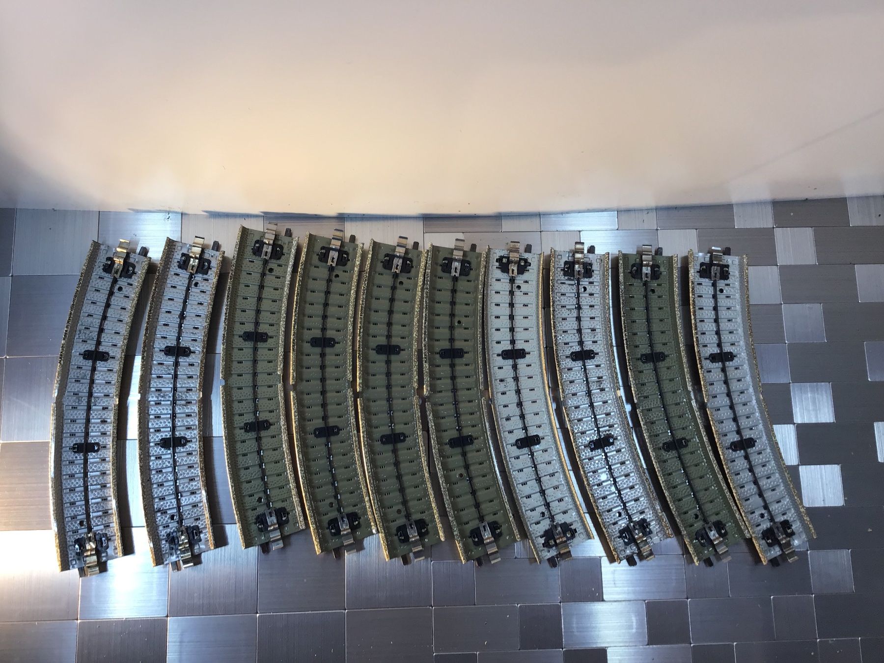 Märklin Modelleisenbahnen: MÄRKLIN  H0 M-GLEIS GEBOGEN  5100  10X – Gebraucht aus Männedorf von Modelle-aller-Art 1