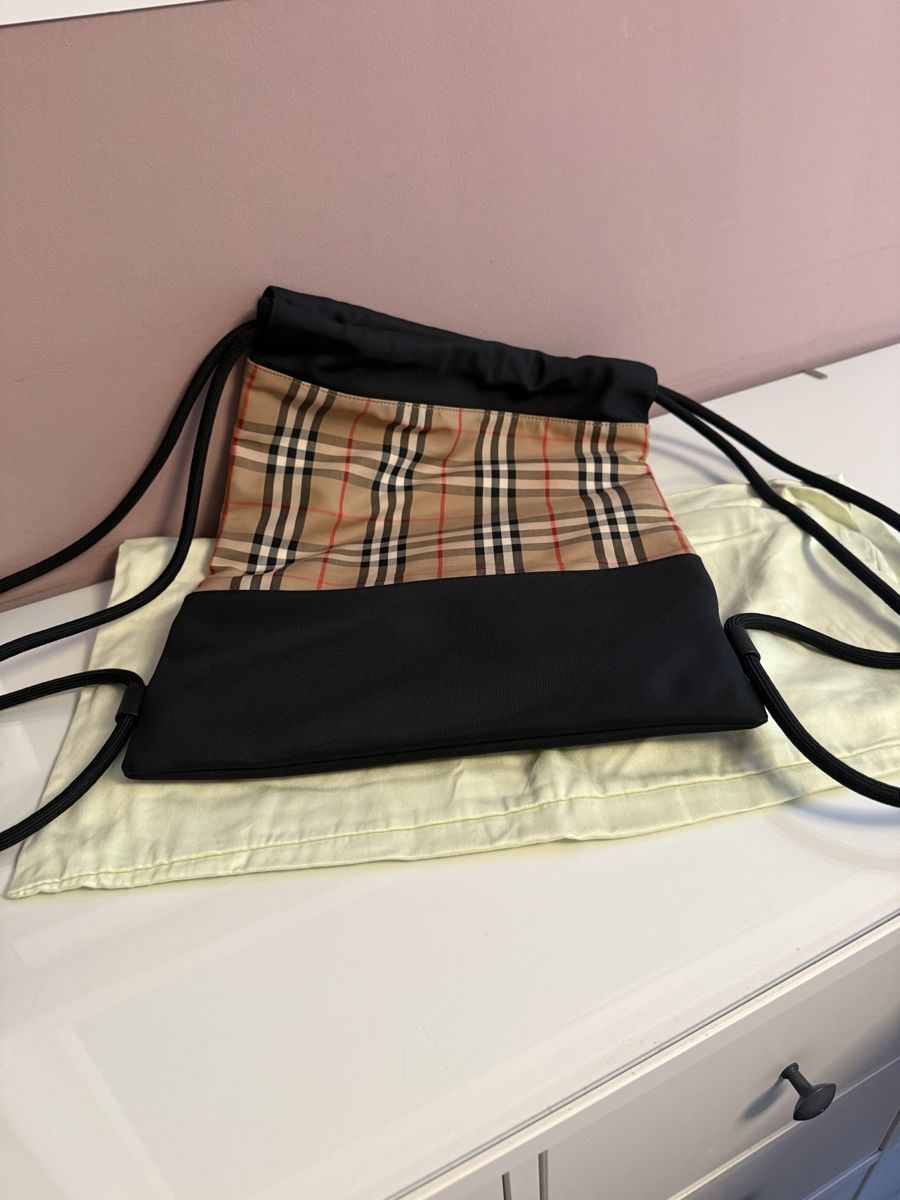 Burberry Rucksäcke: Burberry  Beutel schwarz Karo – Neu (gemäss Beschreibung) aus Horgen von Pezi8810 1