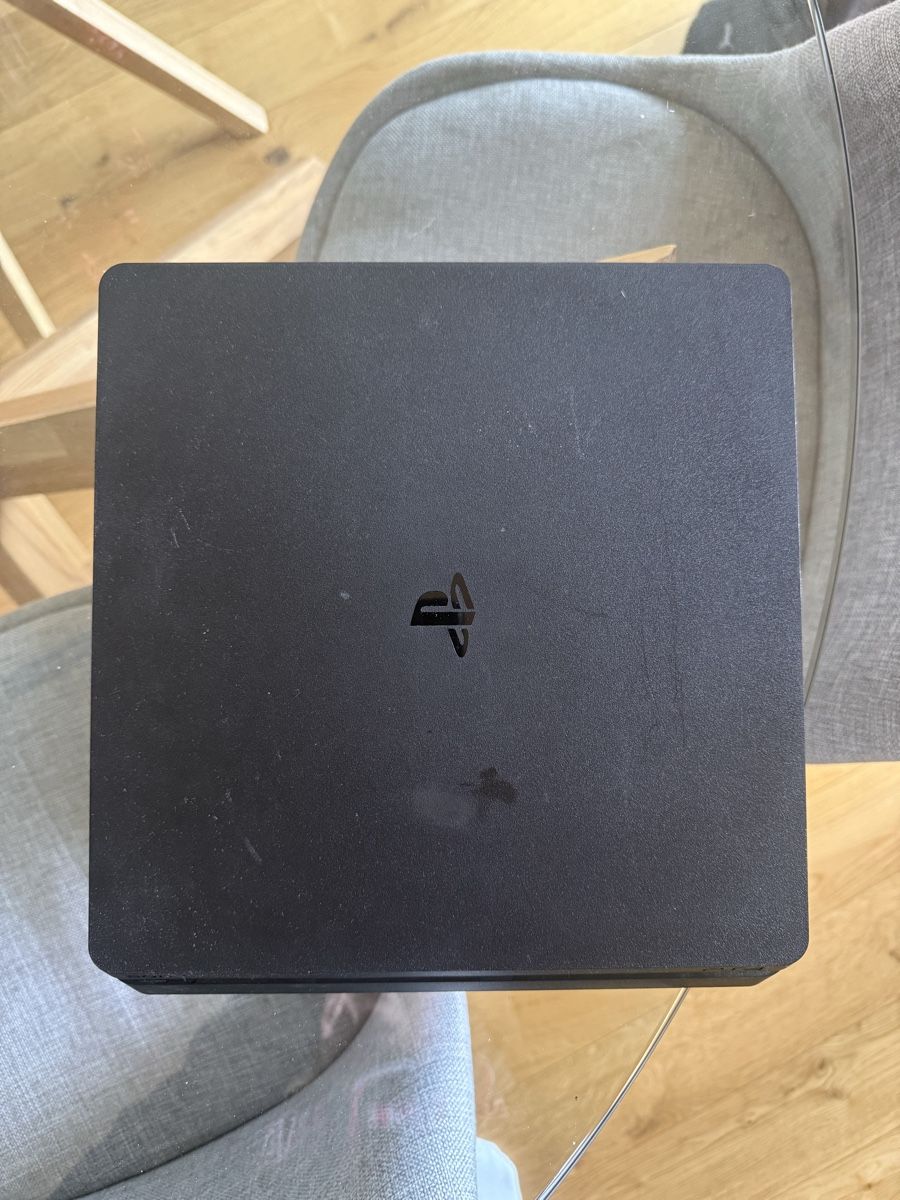 Sony Console: PS4 500Gb 2 Controller – Usato da Buchs SG venduto da mole2 1