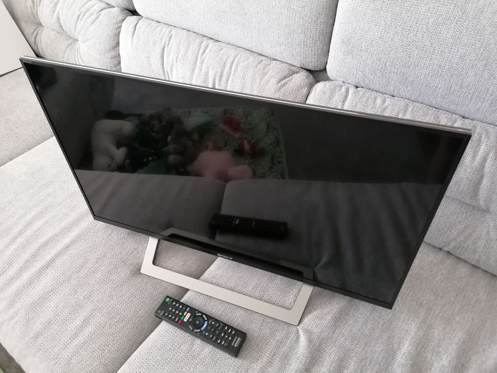 Sony Televisori: Sony 30" Flat Screen Smart TV – Works Great, No Power Adaptr – Usato da Zürich venduto da thesuccessnow