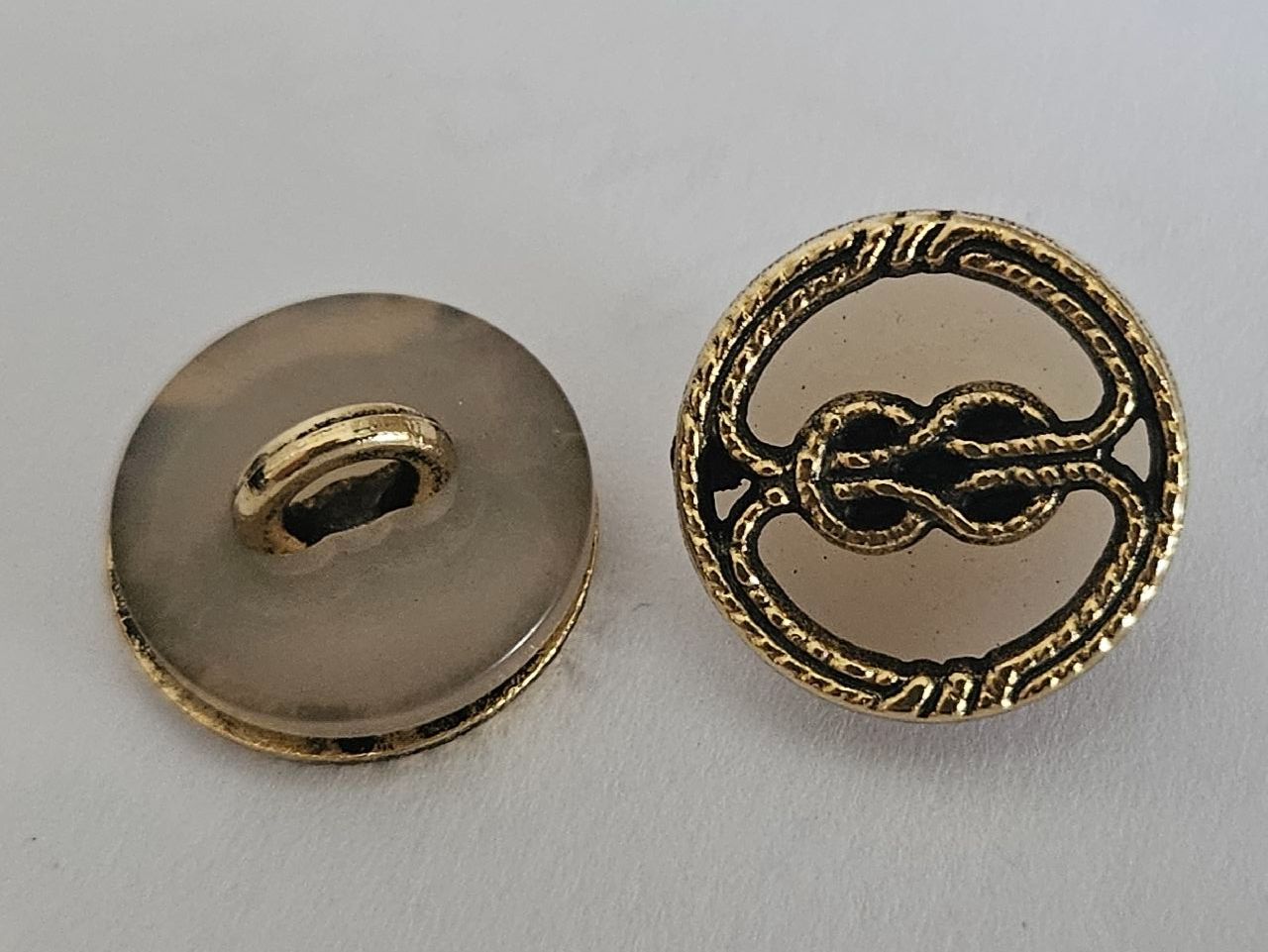 Boutons: 10 Boutons décor doré ø15mm neuf – Neuf (Voir description) à Carouge GE par Lea000