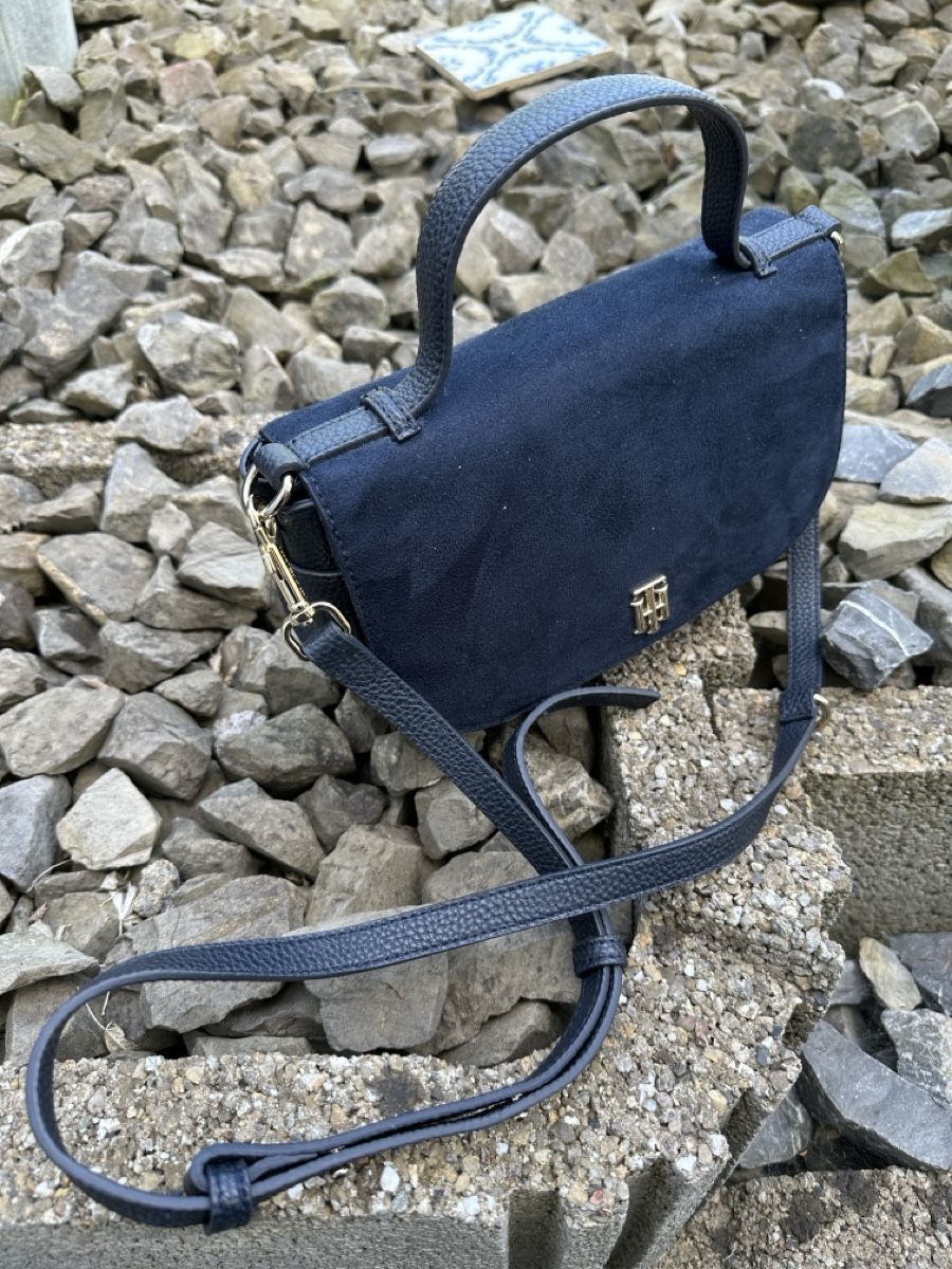 Tommy Hilfiger Borse da donna: Damen Tasche dunkelblau Hilfiger – Usato da Wünnewil venduto da Kitty76