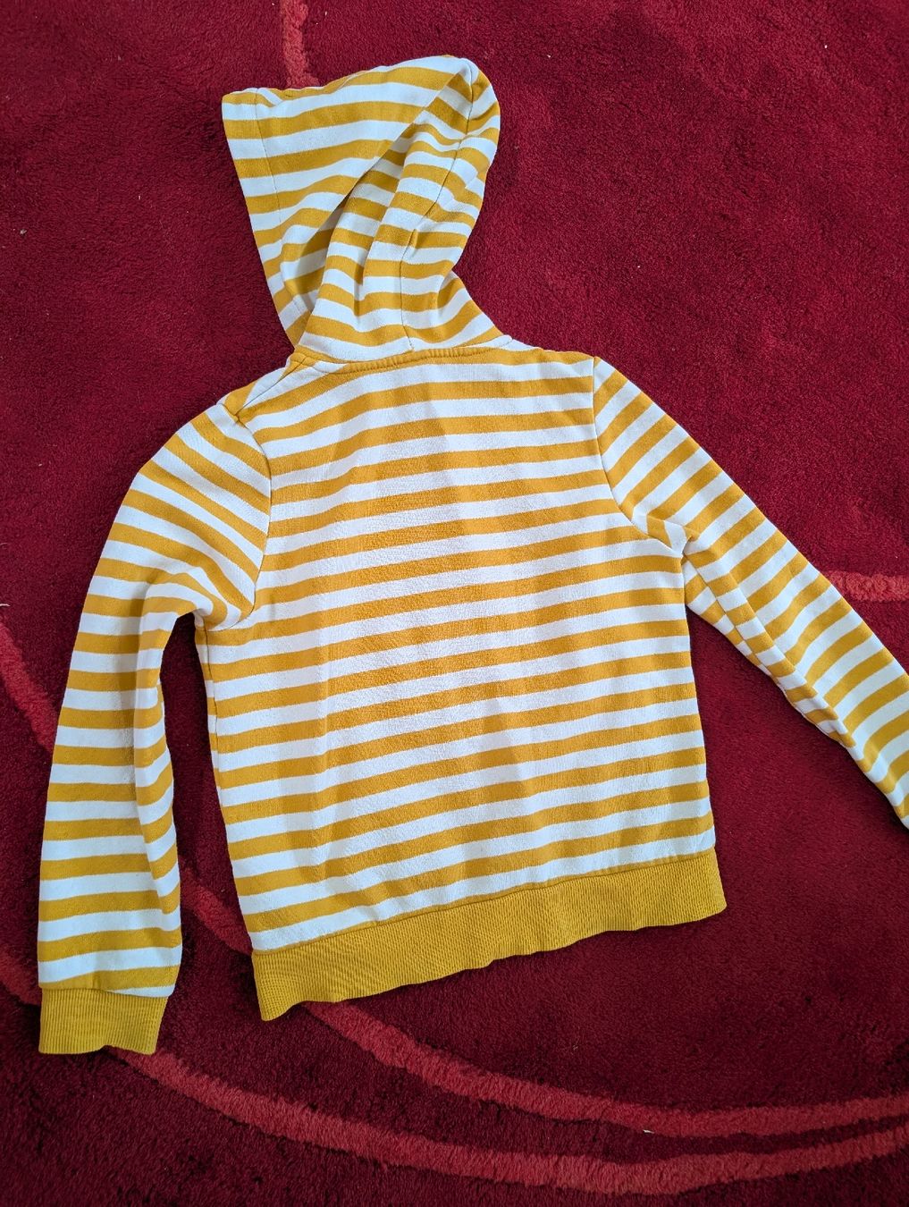 H&M Pullover & Sweatshirts: Jäggli, Gr. 122/128 – Gebraucht aus Winterthur von voan 1