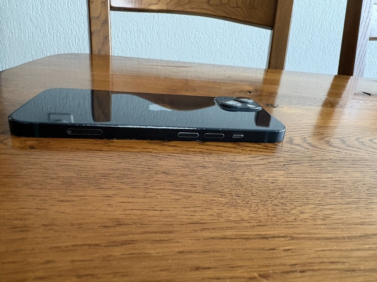 Apple Telefoni cellulari / Smartphones: iPhone 13 – Usato da Obfelden venduto da dan_88j2 4