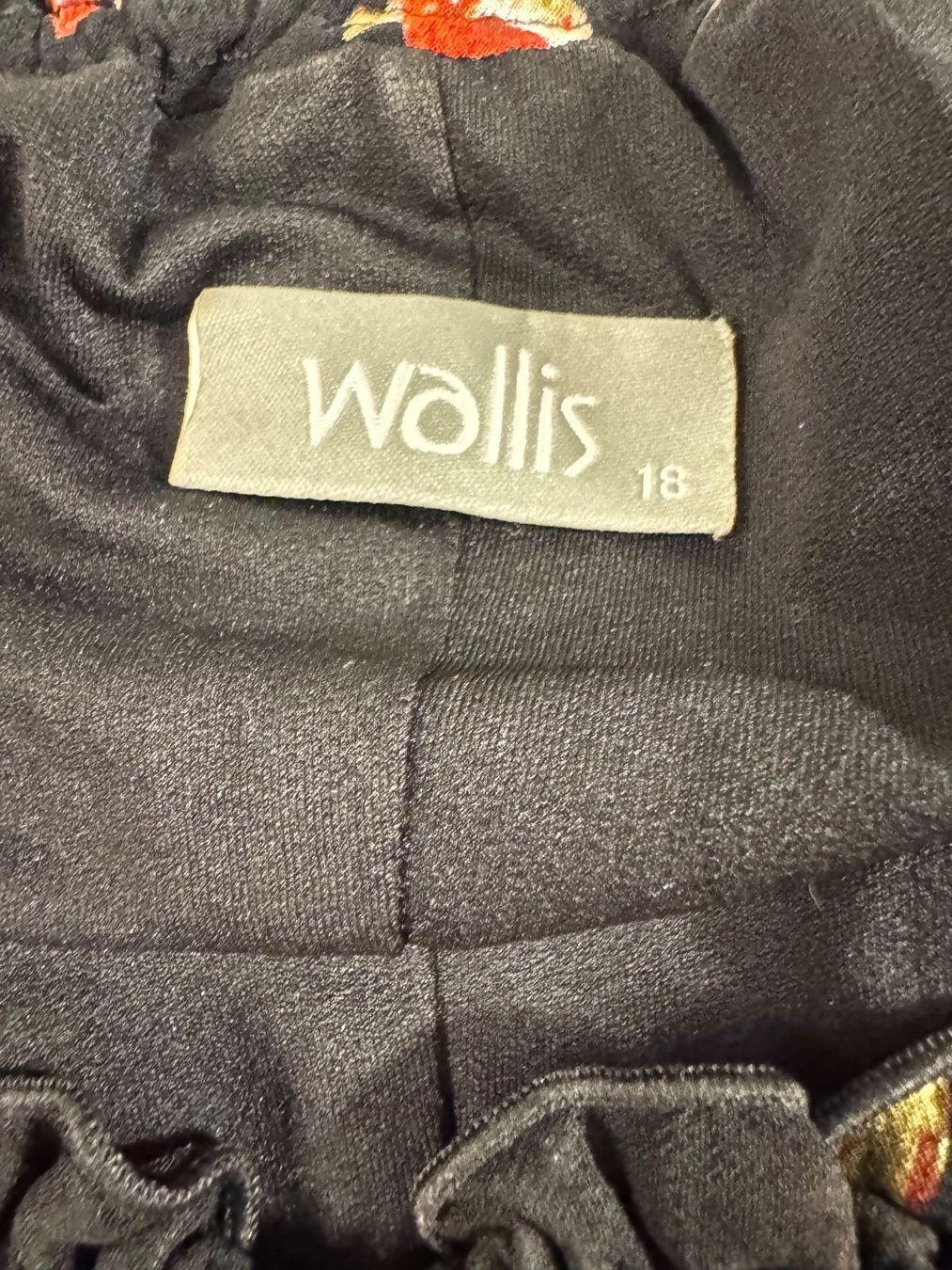 Vestiti: Wallis Sommerkleid Blumenmuster Grösse 18 – Usato da Wollerau venduto da falkenauge444 1