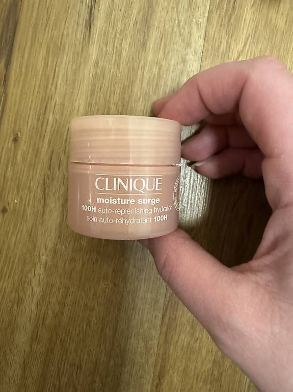 Clinique Cura del viso: Clinique moisture surge 15ml – Usato da Lachen SZ venduto da nathiisch 1