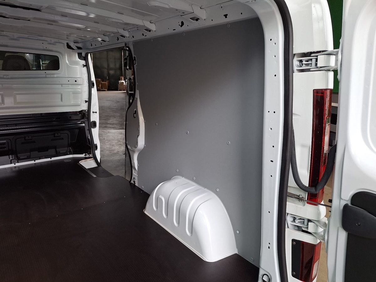 Renault Tutti i ricambio: Bodenplatte Renault Trafic L1 – Nuovo e nell'imballaggio originale da Einsiedeln venduto da Shkurte_K 1