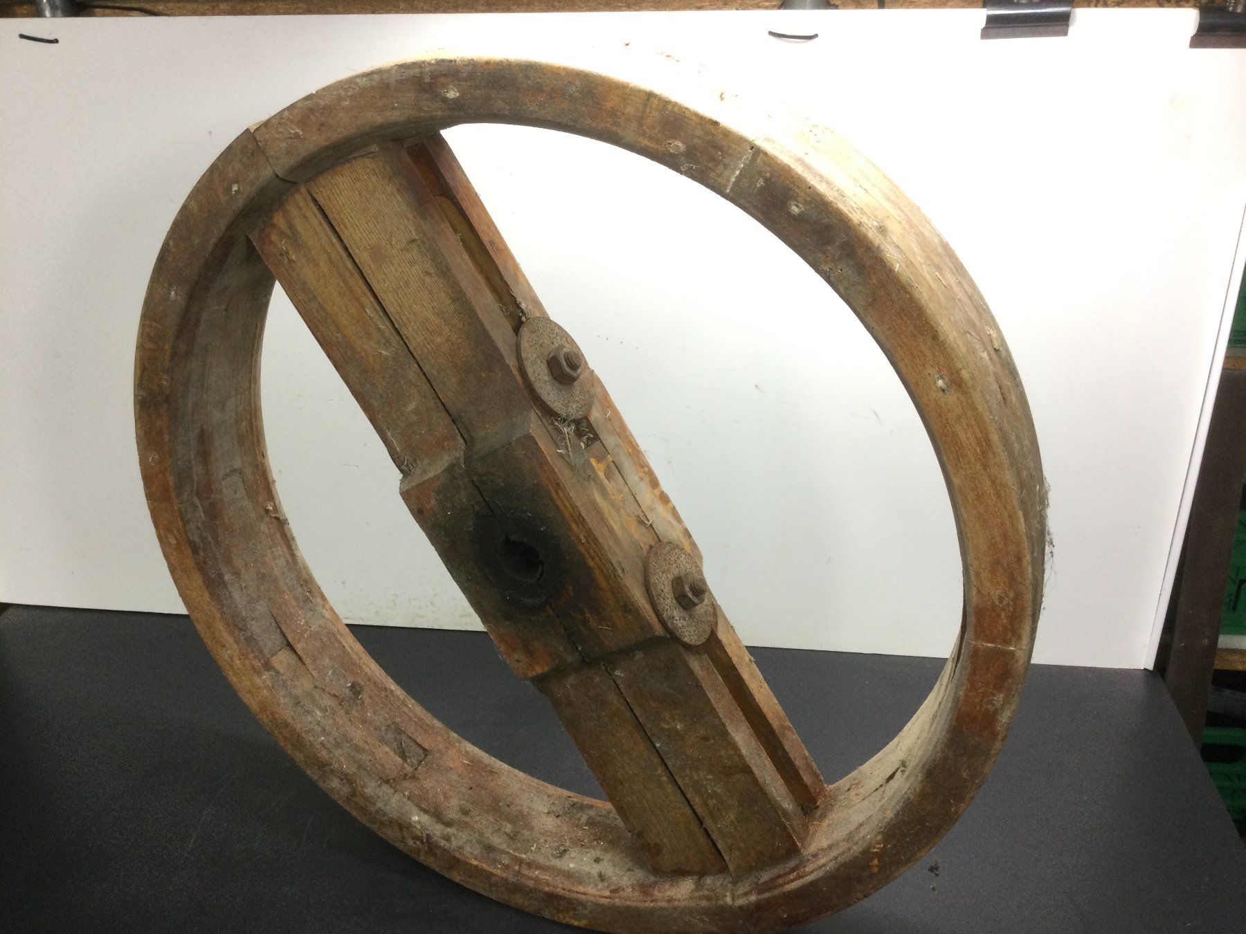 Trattori: Alte grosse Holz Transmission oder Handtriebsrad – Usato da Wangen SZ venduto da kuriosum12 2
