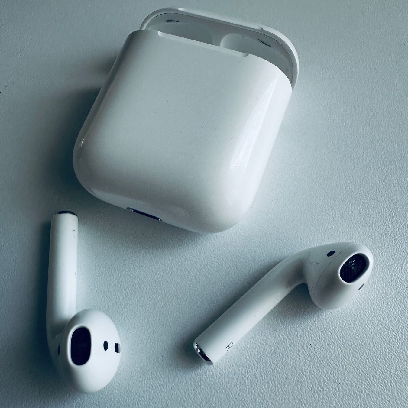 Apple Cuffie: Original Apple AirPods 2 Kopfhörer Wireless Lightning Kabel – Usato da Basel venduto da MY.AIRPODS.SHOP 1