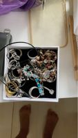 Modeschmuck Konvolut Ringe Ketten akzeptabler Zustand