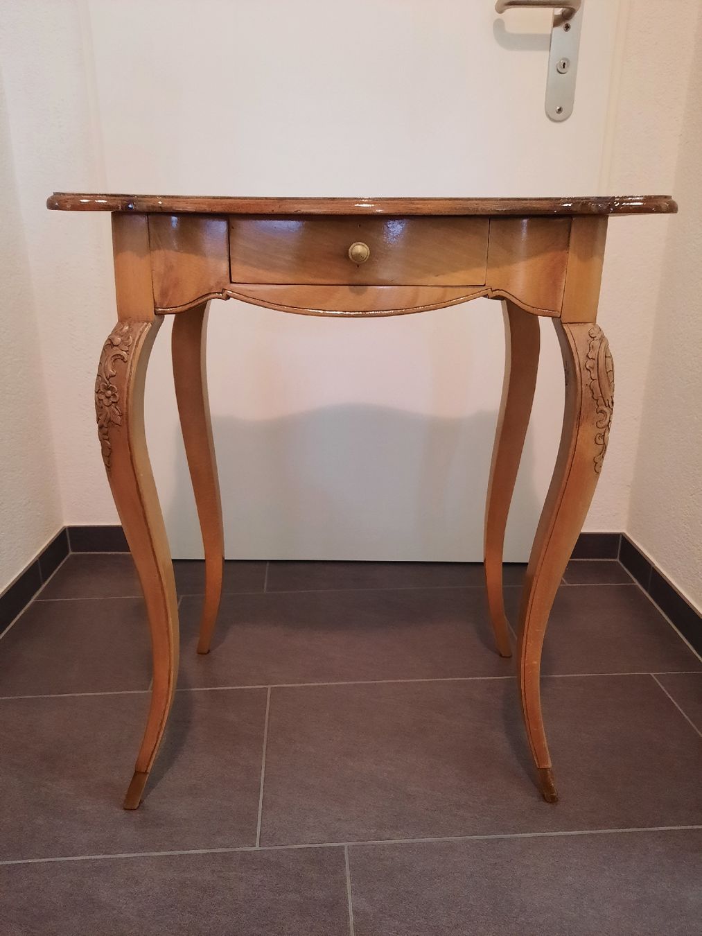 Tische: Tischli/Konsole antik mit Schublade – Neu (gemäss Beschreibung) aus Schaffhausen von Simmel80