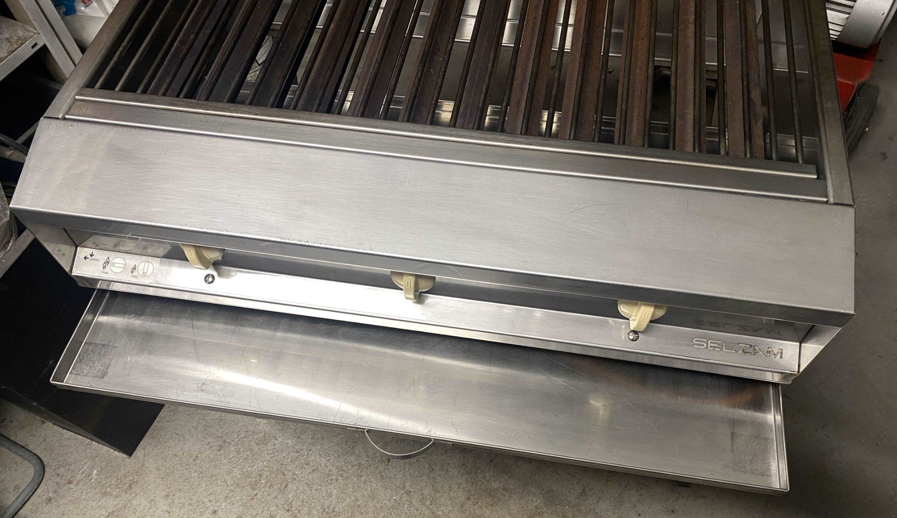 Griglie: SELZAM Profigrill N – Usato da Otelfingen venduto da Synchron 2