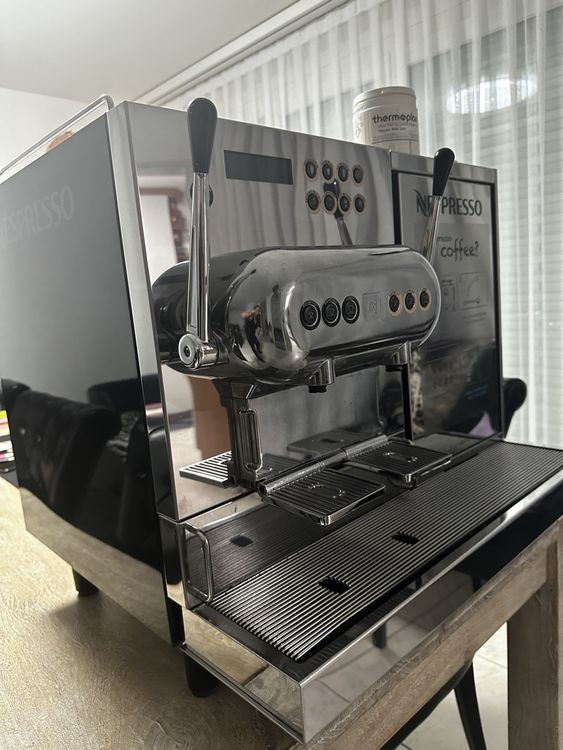 Nespresso Aguila 220 Kaffeemaschine Kaffeevollautomat Kaufen auf Ricardo